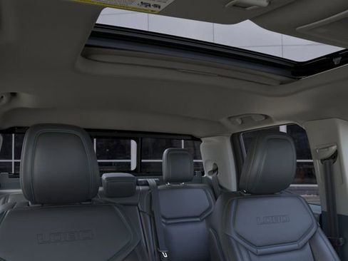 New 2026 Ford Maverick Lobo AWD/4WD image 12