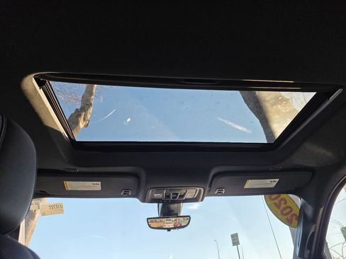 Used 2020 Chevrolet Silverado 1500 High Country w/ Technology Package image 18