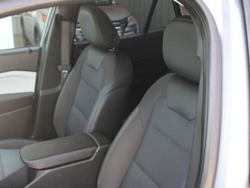 Used 2025 Chevrolet Trax LT w/ LT Convenience Package FWD image 39
