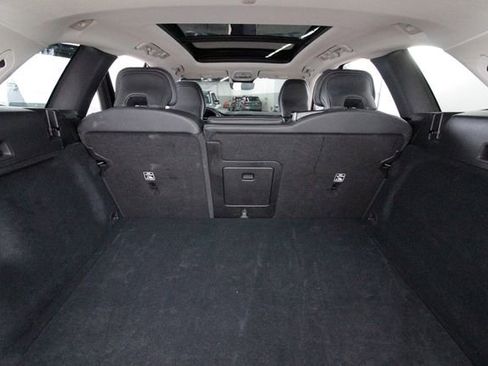 Certified 2025 Volvo XC60 B5 Plus w/ Climate Package AWD/4WD image 29