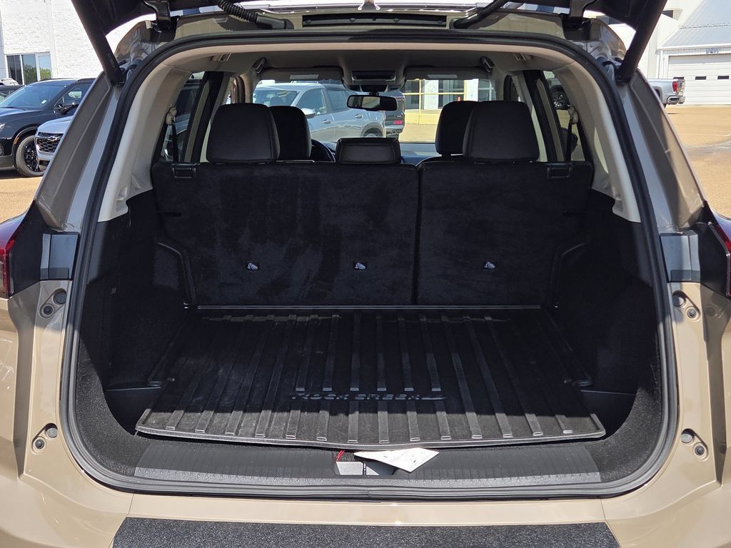 Used 2025 Nissan Rogue SV w/ Rock Creek Premium Package AWD/4WD image 27
