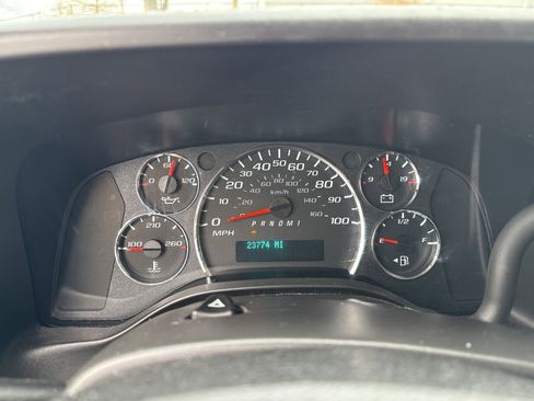 Used 2024 GMC Savana 2500 w/ Driver Convenience Package image 21