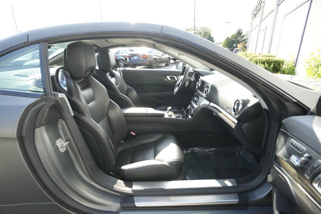 Used 2013 Mercedes-Benz SL 550 image 28