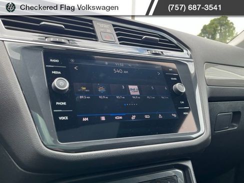 Used 2023 Volkswagen Tiguan SE FWD image 36