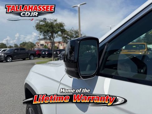 New 2026 Jeep Grand Cherokee Limited w/ Luxury Tech Group II RWD image 12
