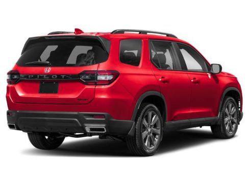 Used 2023 Honda Pilot Sport image 2
