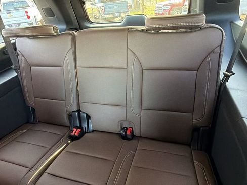 New 2026 Chevrolet Suburban High Country image 18