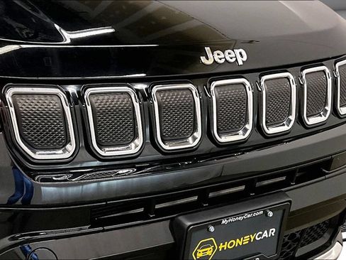 Used 2022 Jeep Compass Limited w/ Sun and Sound Group AWD/4WD image 32