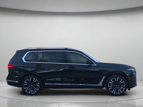 Used 2025 BMW X7 xDrive40i w/ Premium Package AWD/4WD image 39