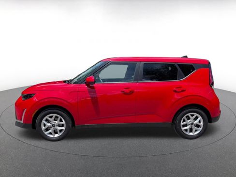 Used 2025 Kia Soul LX w/ LX Technology Package FWD image 8