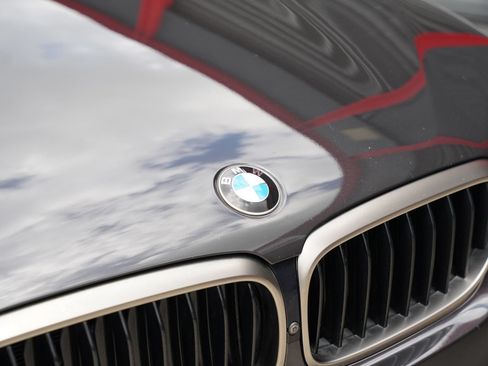 Used 2020 BMW M550i xDrive w/ Executive Package AWD/4WD image 12