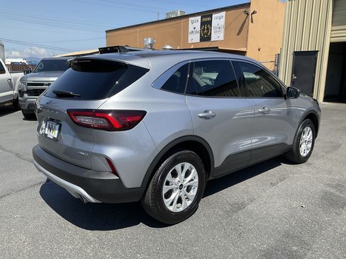 Used 2024 Ford Escape Active AWD/4WD image 3