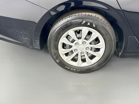 Used 2024 Kia Forte LX image 32