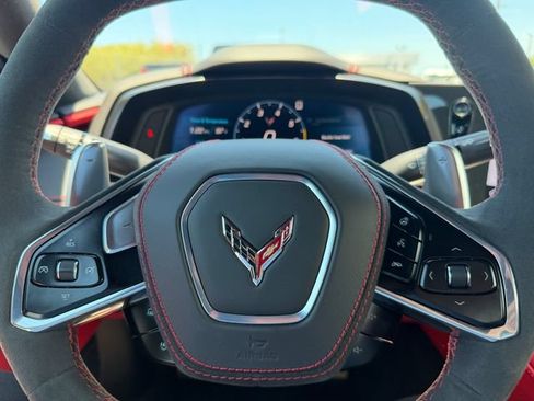 Used 2022 Chevrolet Corvette Stingray Premium Conv w/ Z51 Performance Package RWD image 30