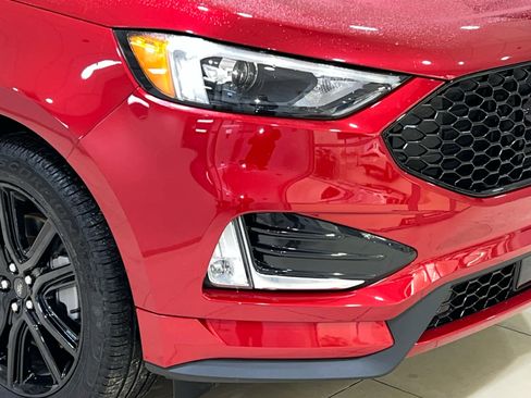 Used 2022 Ford Edge ST-Line w/ Class II Trailer Tow Package image 2