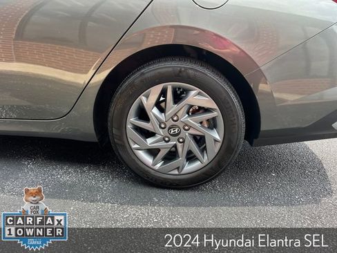 Used 2024 Hyundai Elantra SEL FWD image 27