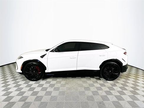 Used 2025 Lamborghini Urus SE image 4