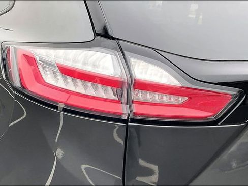 Used 2020 Ford Edge ST-Line image 30