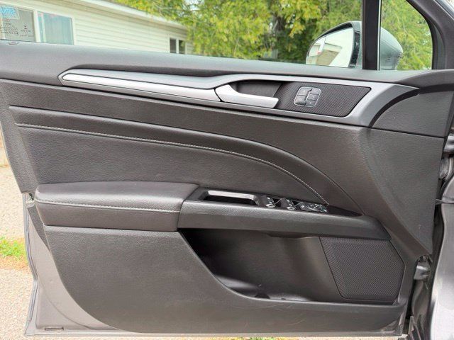 Used 2014 Ford Fusion Titanium AWD/4WD image 18