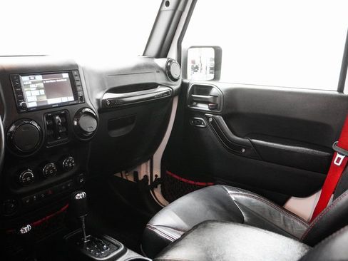 Certified 2018 Jeep Wrangler Unlimited Rubicon image 17