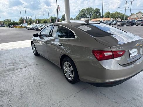 Used 2023 Chevrolet Malibu LT FWD image 4