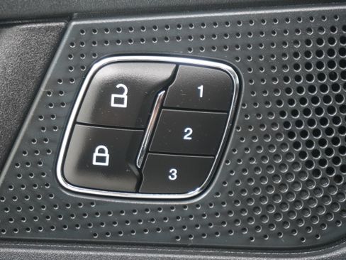 Used 2024 Ford Edge Titanium AWD/4WD image 16