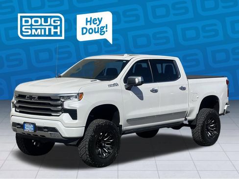 Used 2023 Chevrolet Silverado 1500 High Country w/ High Country Premium Package AWD/4WD image 1