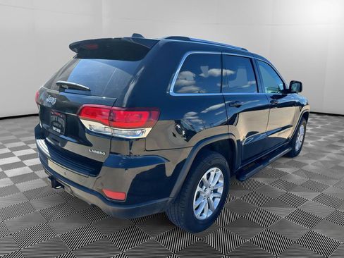 Used 2021 Jeep Grand Cherokee Laredo image 3
