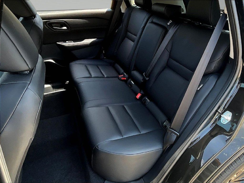 Used 2026 Nissan Rogue Dark Armor AWD/4WD image 29