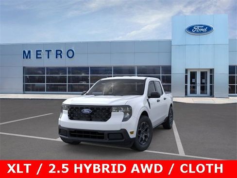 New 2025 Ford Maverick XLT w/ Equipment Group 301A image 31