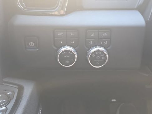 Used 2025 GMC Sierra 2500 AT4 AWD/4WD image 25