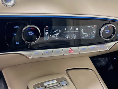 Used 2024 Genesis GV70 3.5T Sport w/ Sport Advanced Package AWD/4WD image 16