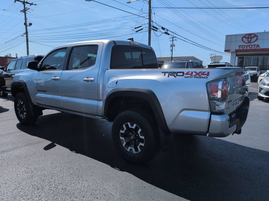 Used 2023 Toyota Tacoma TRD Off-Road w/ TRD Premium Off Road Package AWD/4WD image 3