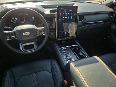 Used 2023 Ford Expedition Platinum image 22