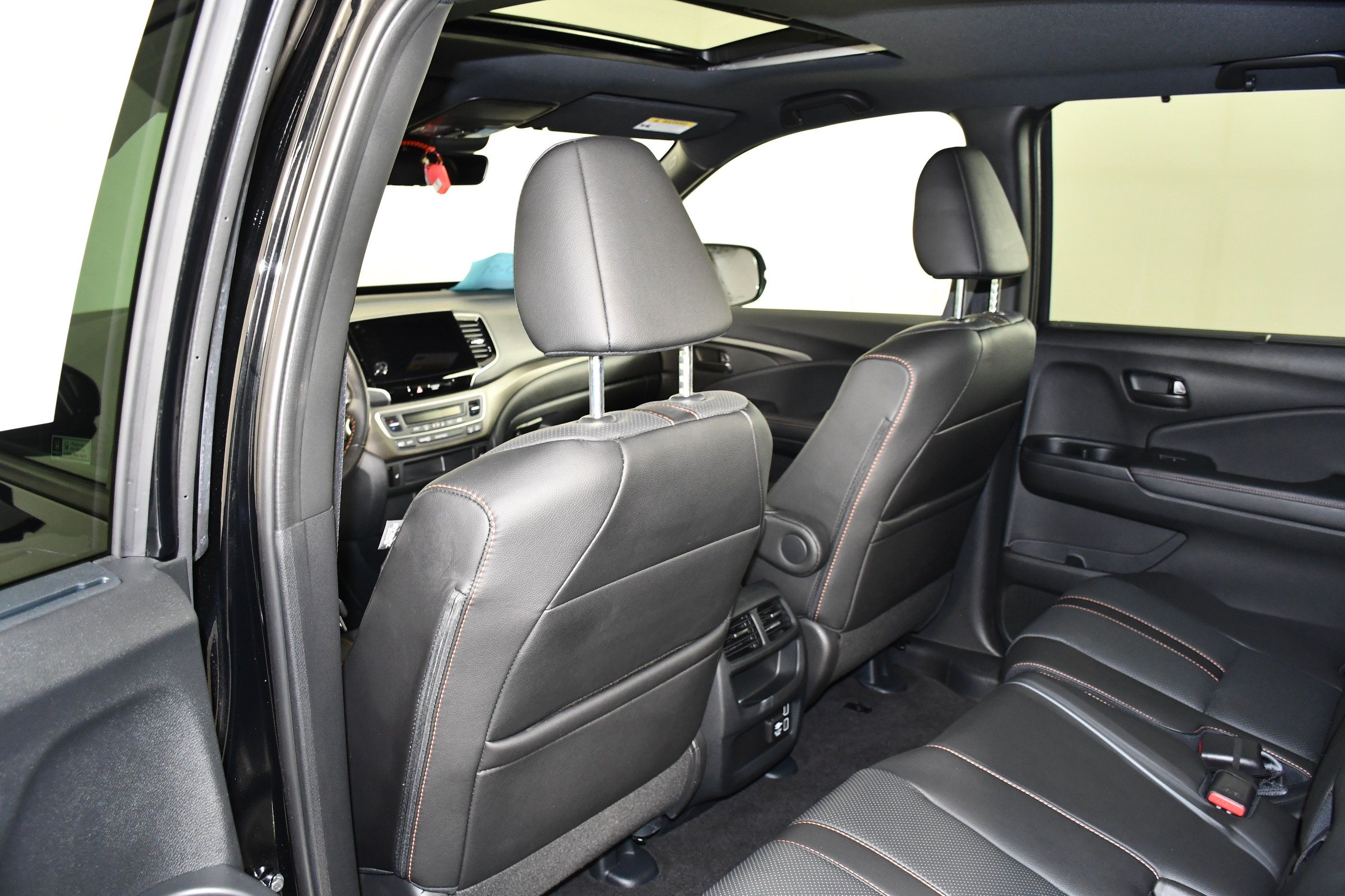 Certified 2023 Honda Passport TrailSport image 48
