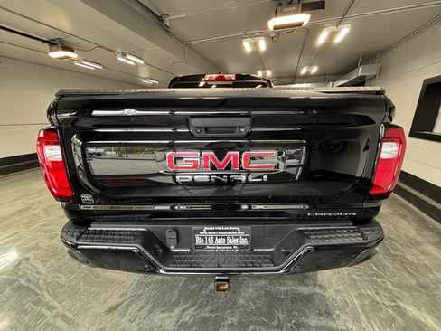 Used 2023 GMC Canyon Denali AWD/4WD image 9