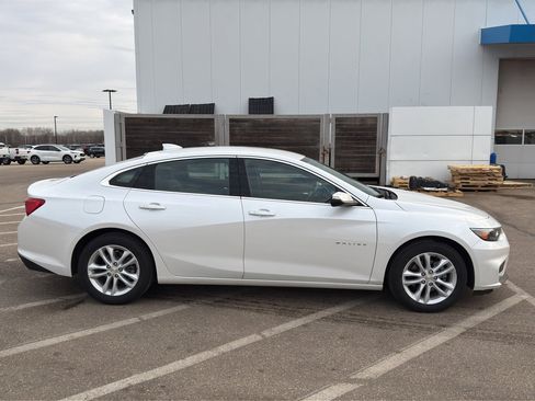 Used 2016 Chevrolet Malibu LT w/ Leather Package image 7