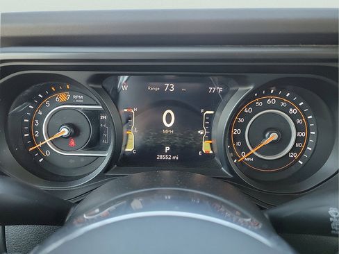 Used 2025 Jeep Wrangler Unlimited Sahara AWD/4WD image 18