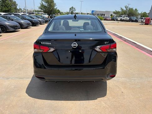 Used 2024 Nissan Versa SV FWD image 4