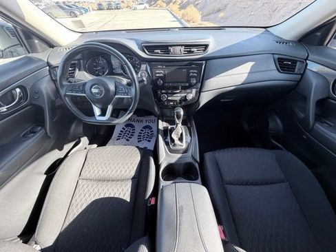 Used 2017 Nissan Rogue SV AWD/4WD image 28