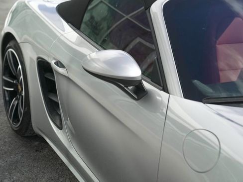 Used 2025 Porsche 718 Boxster image 31