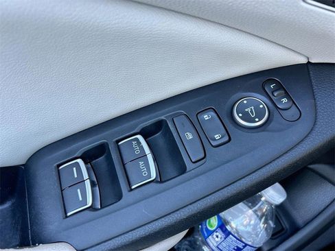 Used 2018 Honda Accord Touring image 22