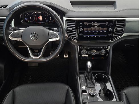 Used 2023 Volkswagen Atlas Cross Sport SEL R-Line image 10