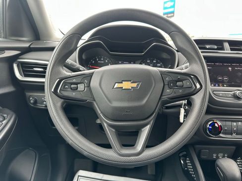 Used 2021 Chevrolet TrailBlazer LS image 24