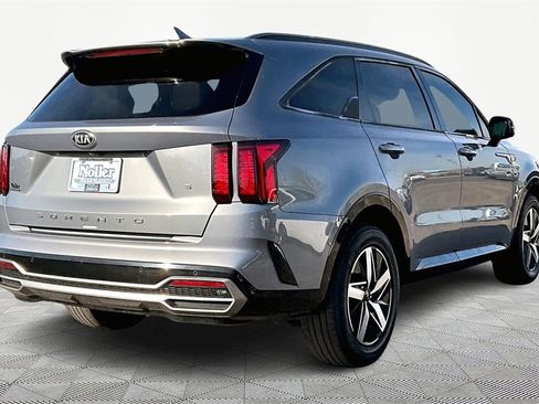 Used 2021 Kia Sorento S image 2