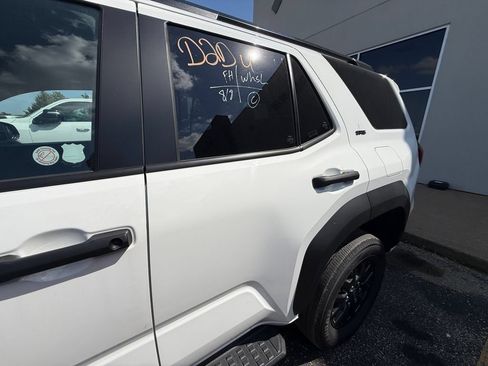 Used 2025 Toyota 4Runner 4WD image 33