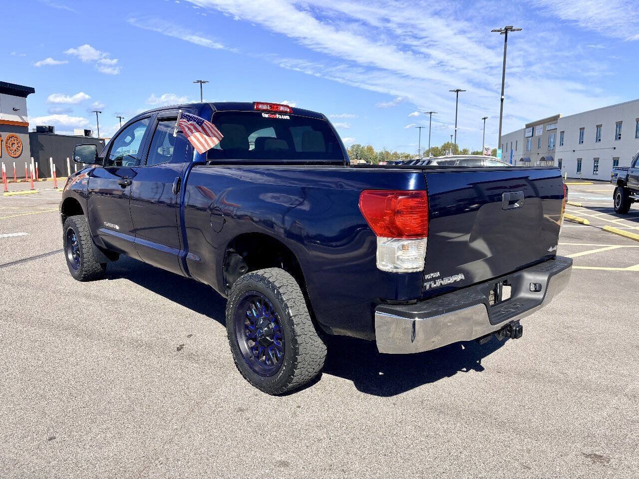 Used 2011 Toyota Tundra 4x4 Double Cab w/ Tow Pkg image 4
