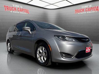 Used 2020 Chrysler Pacifica Touring-L w/ Tire & Wheel Group