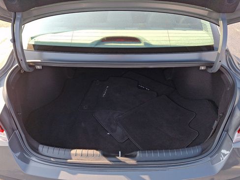 Certified 2025 Hyundai Elantra Sport image 29