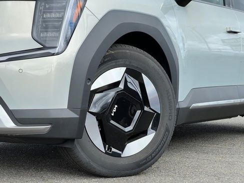 New 2026 Kia EV9 Wind AWD/4WD image 2